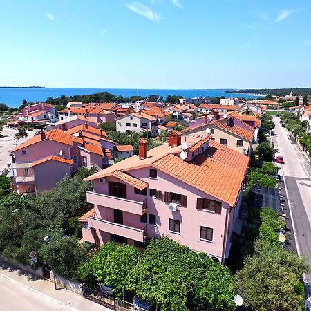Apartments Mira 1293 Fažana Exterior foto
