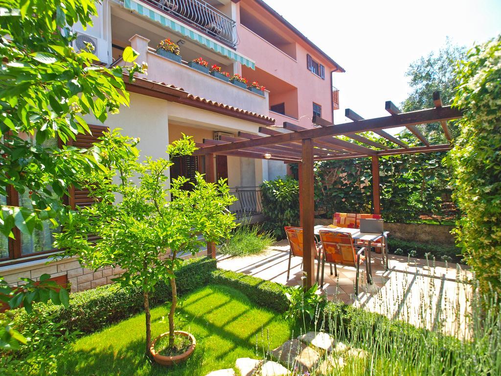 Apartments Mira 1293 Fažana Exterior foto