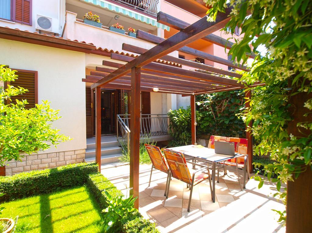 Apartments Mira 1293 Fažana Exterior foto