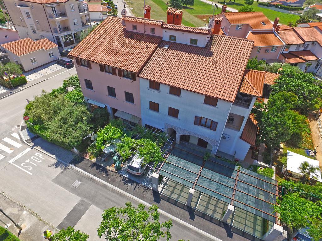 Apartments Mira 1293 Fažana Exterior foto