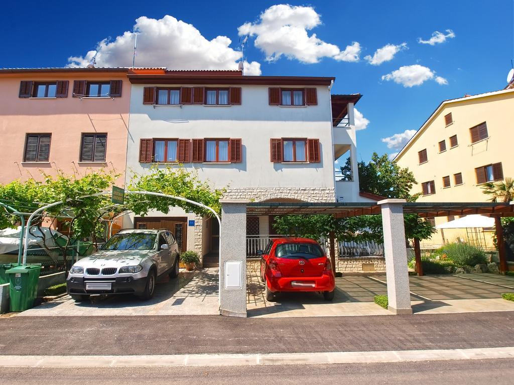 Apartments Mira 1293 Fažana Exterior foto